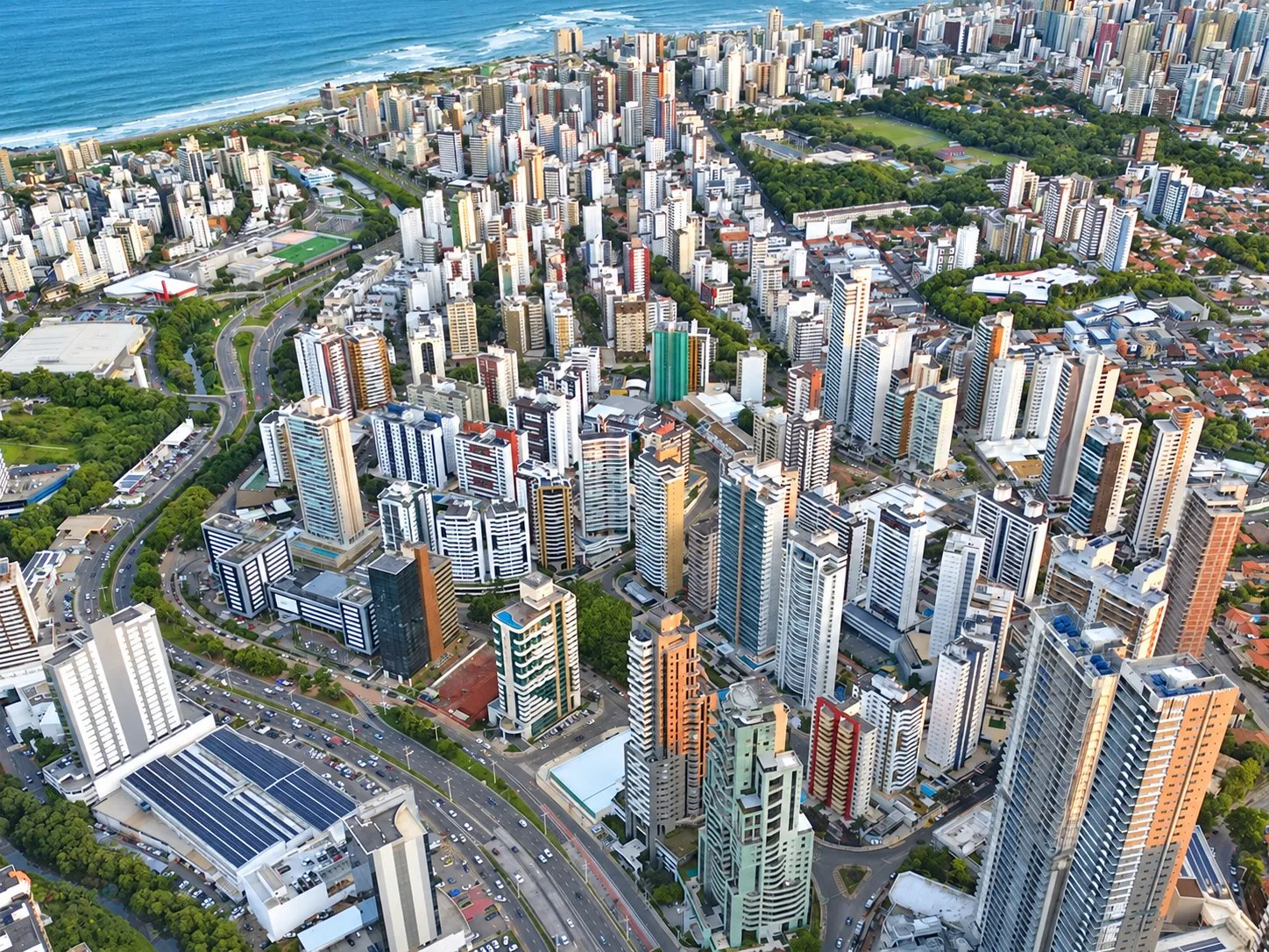 Vista aérea do bairro Aquarius, em Salvador